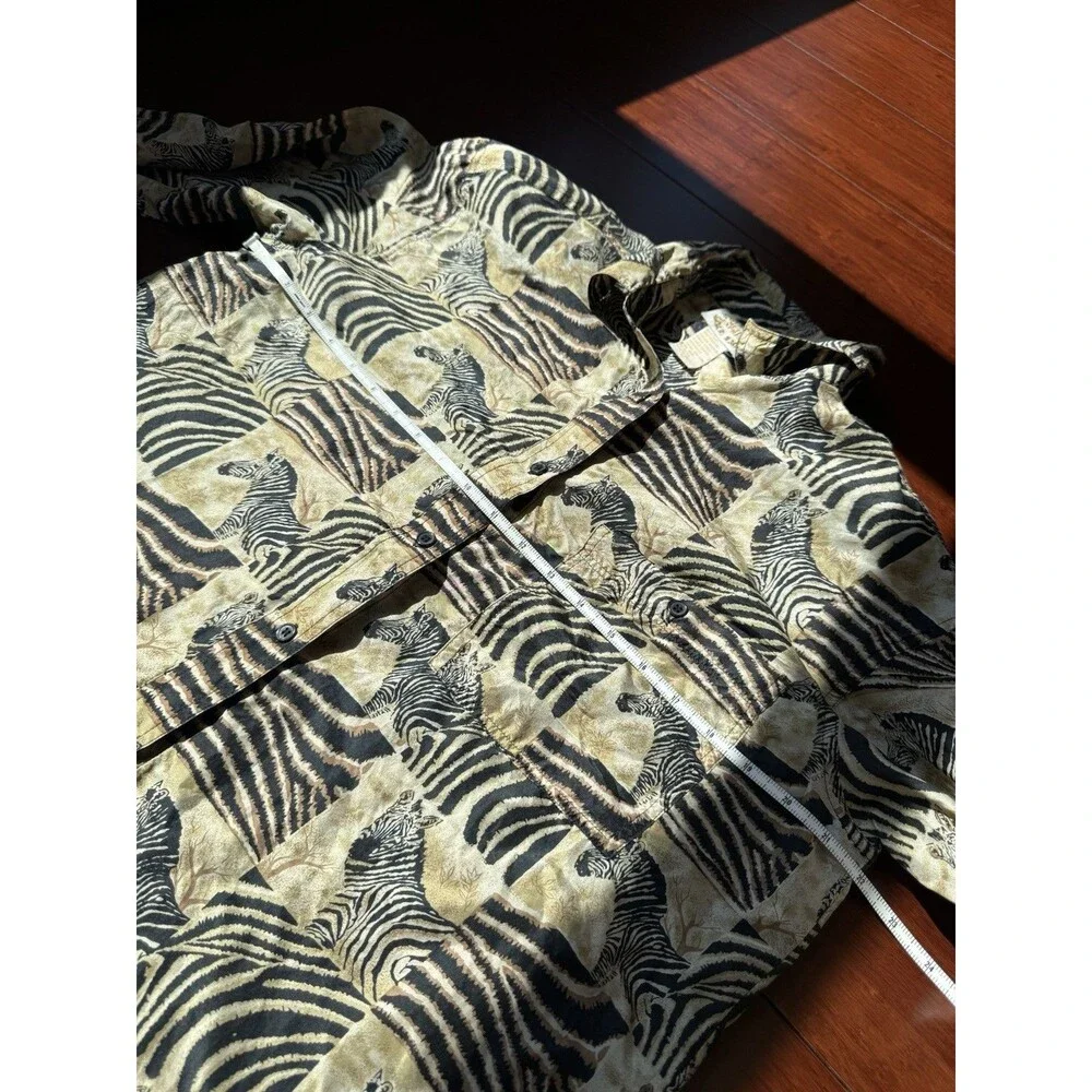Metro Express Men's M Silk Zebra Print Long Sleeve Button-Up Shirt